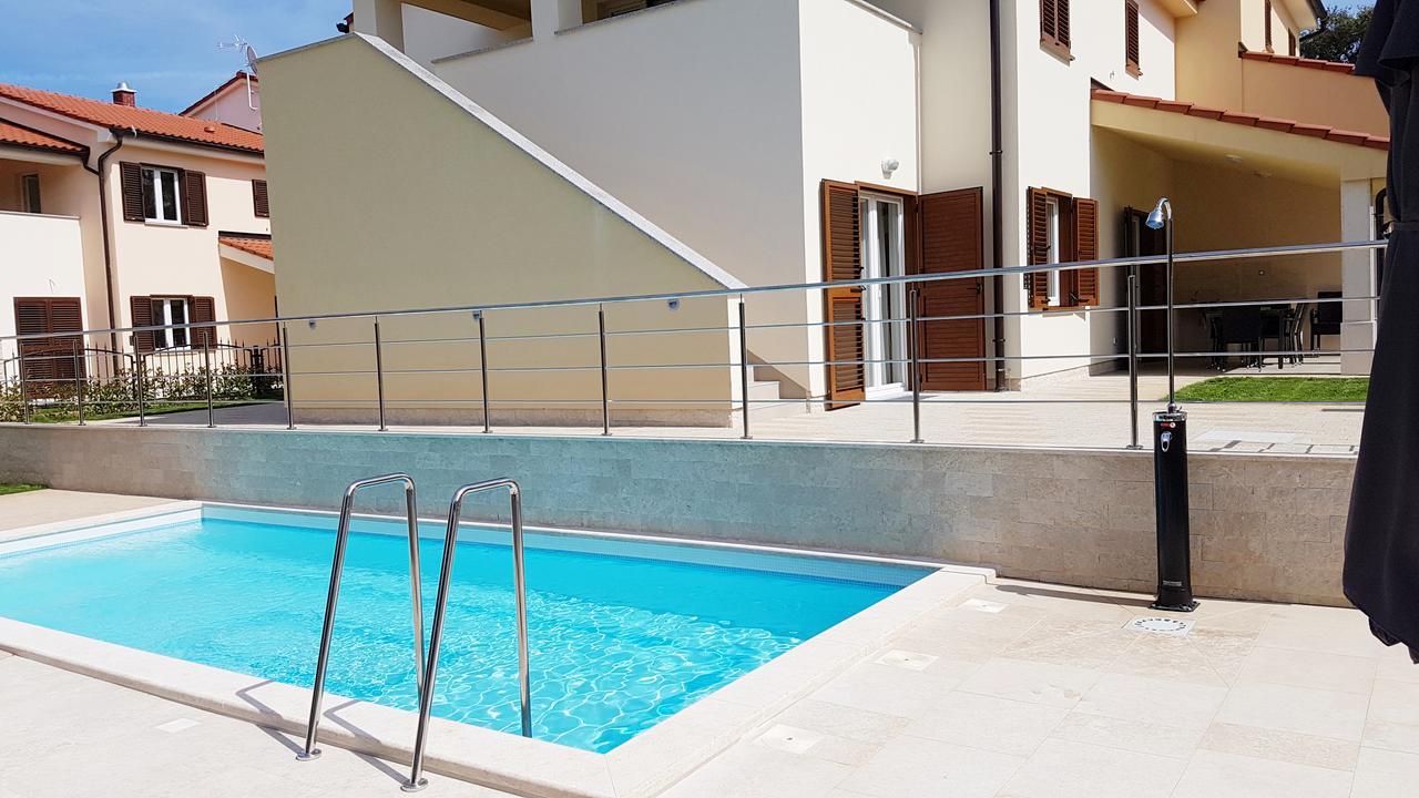 Villas Simag Banjole Esterno foto