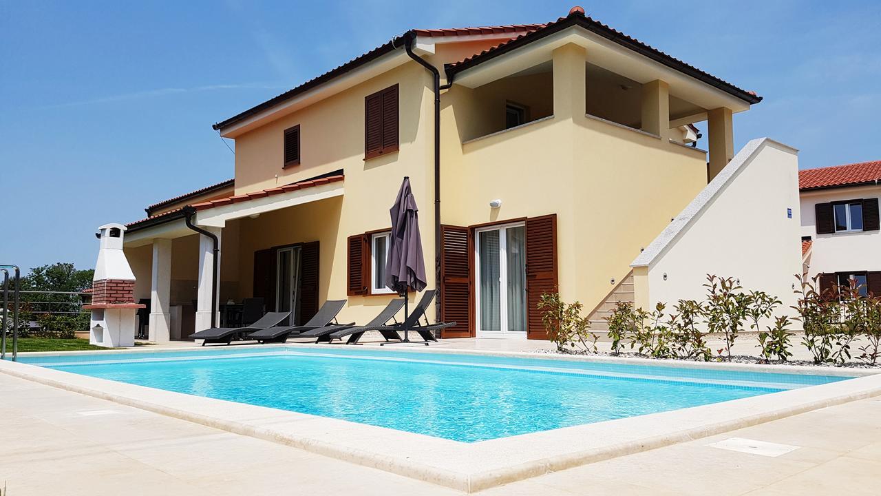 Villas Simag Banjole Esterno foto