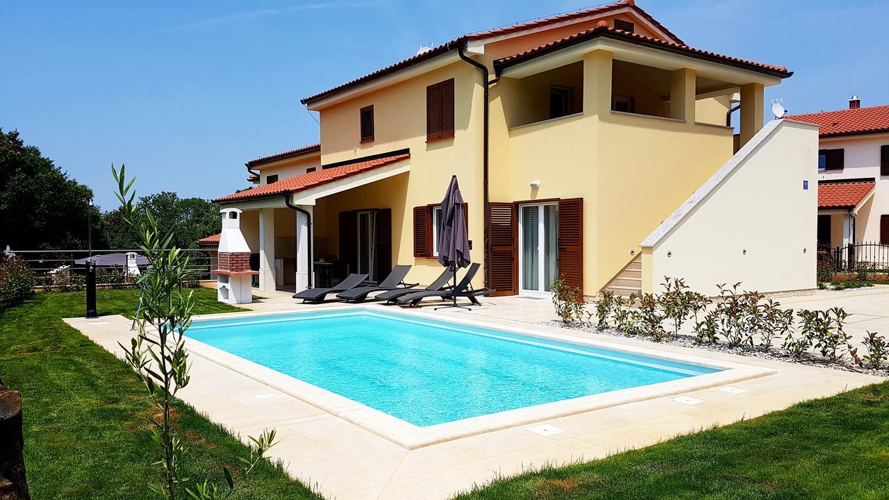 Villas Simag Banjole Esterno foto