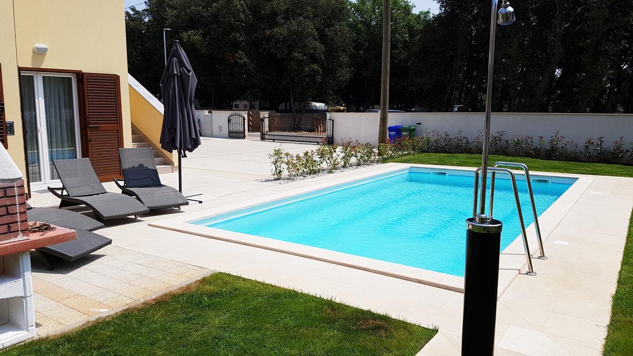 Villas Simag Banjole Esterno foto